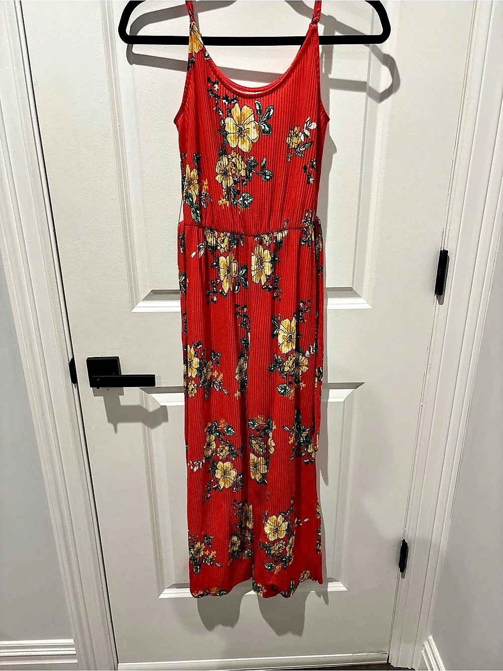 No boundaries Floral Pleated Maxi Dress in Red Size XS Like New
